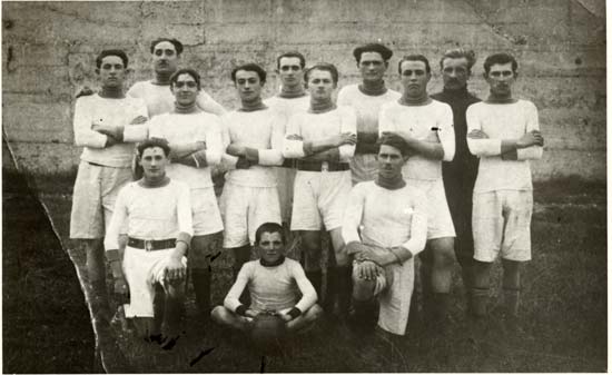 Une des première équipe de foot à Portes