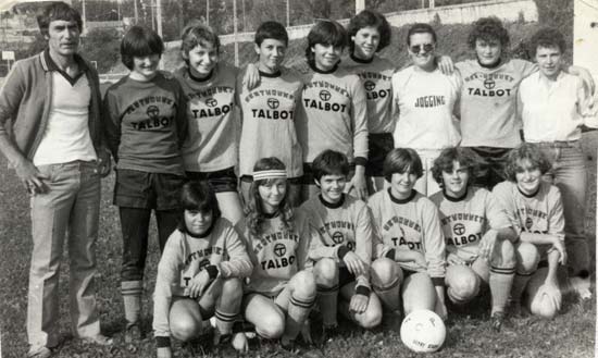 La première équipe féminine de football