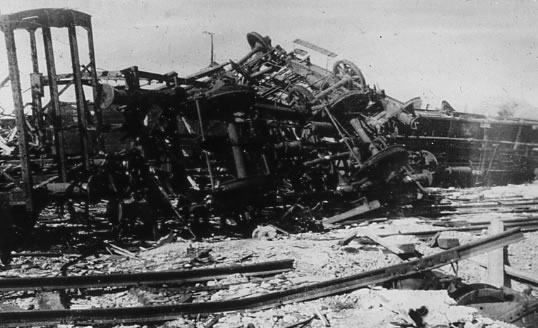 Bombardement des transports SNCF par les américains en août 1944