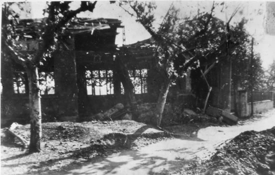 destructions de l'école de filles portoises par les bombardements américains en août 1944