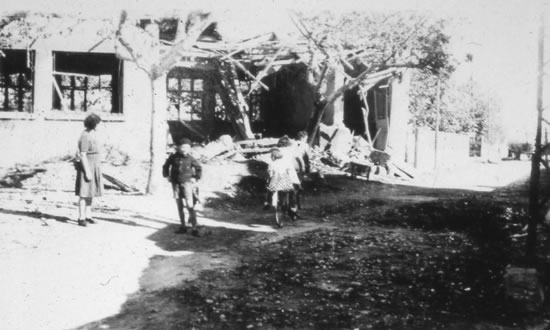 L'école de filles détruite par les bombardements américains en août 1944